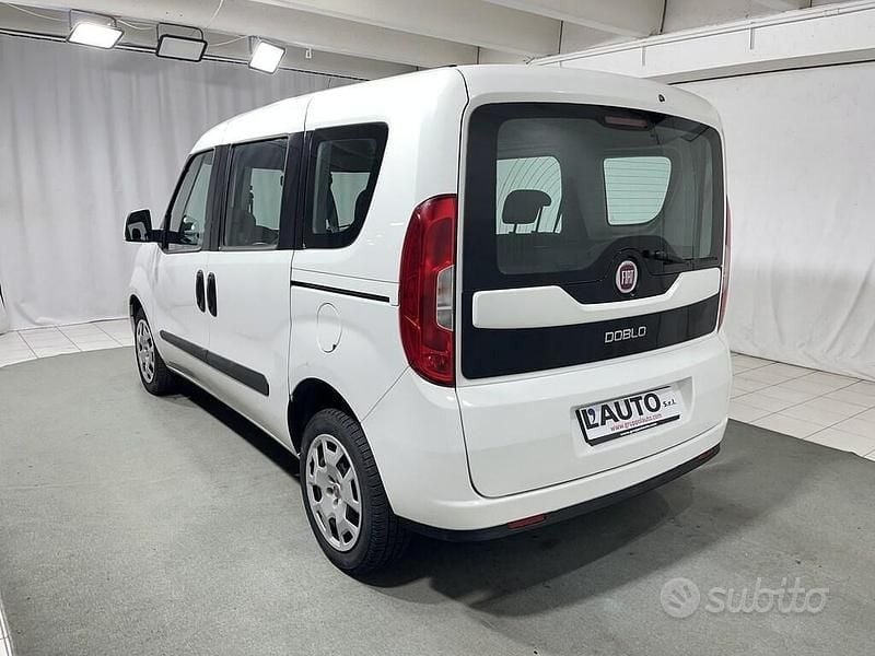 Usata Fiat Doblò Easy 95 CV (69 kW) 2015 Bianco Monovolume