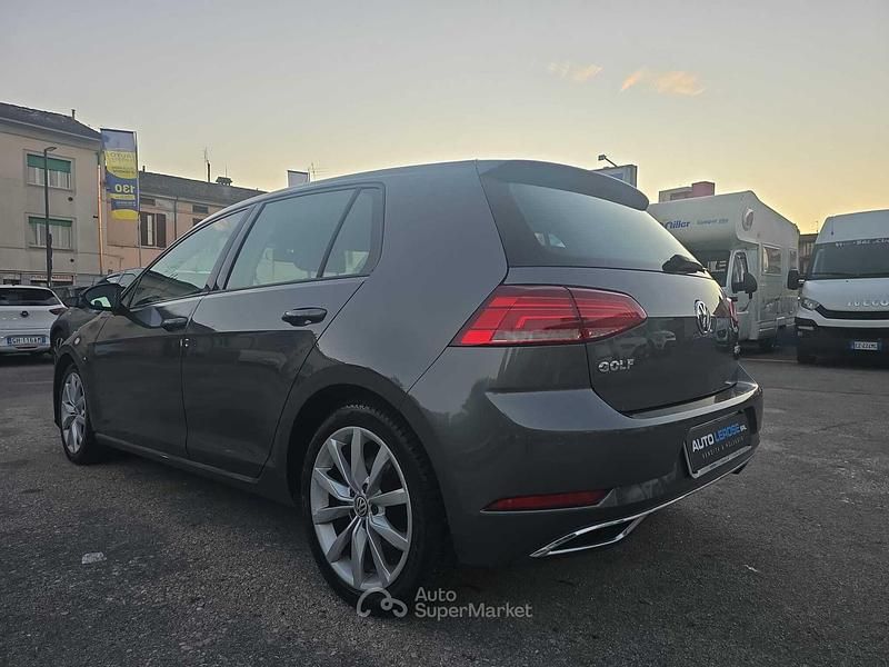 Usata VW Golf VII 150 CV (110 kW) 2017 Gray Berlina