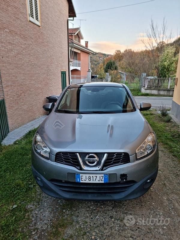 Usata Nissan Qashqai 150 CV (110 kW) 2011 Grigio SUV