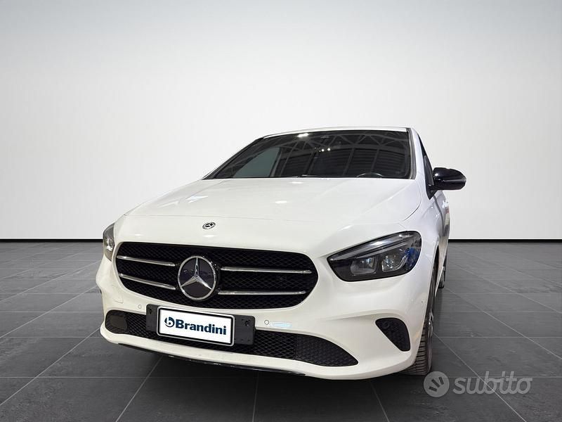 Usata Mercedes B180 116 CV (85 kW) 2021 Bianco Monovolume