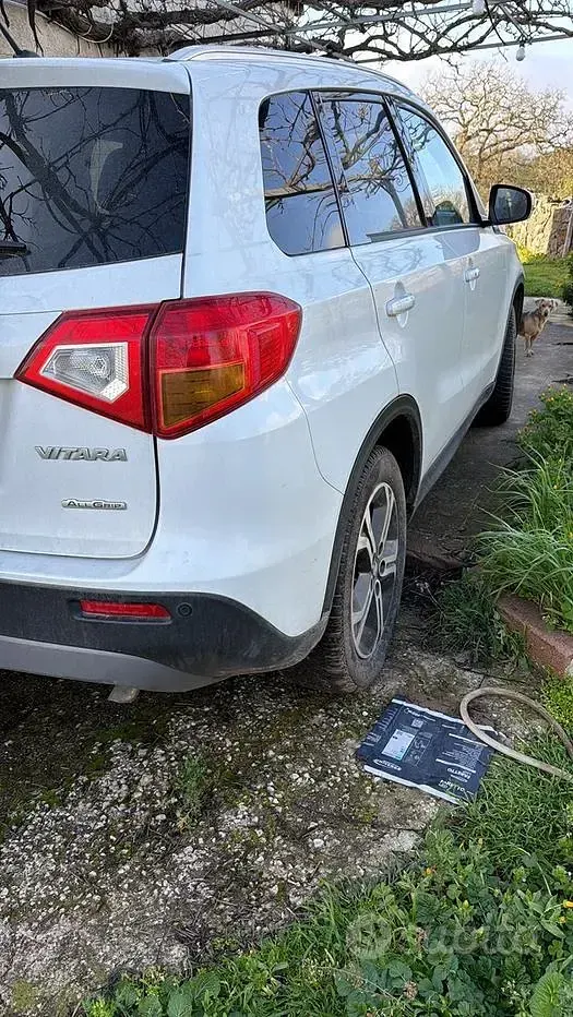 Usata Suzuki Vitara 120 CV (88 kW) 2018 Bianco SUV