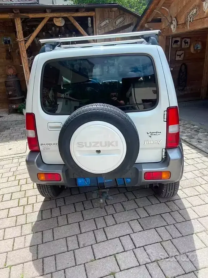 Usata Suzuki Jimny 85 CV (62 kW) 2016 Bianco SUV