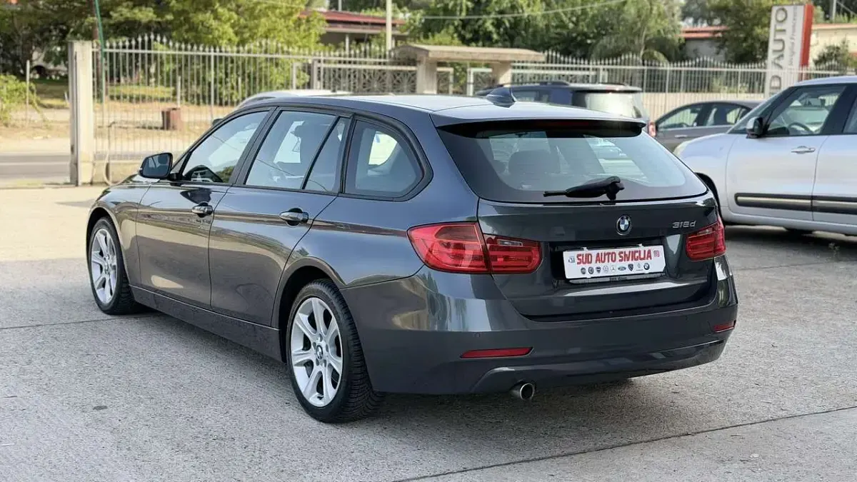 Usata BMW 318 143 CV (105 kW) 2014 Grigio Station wagon