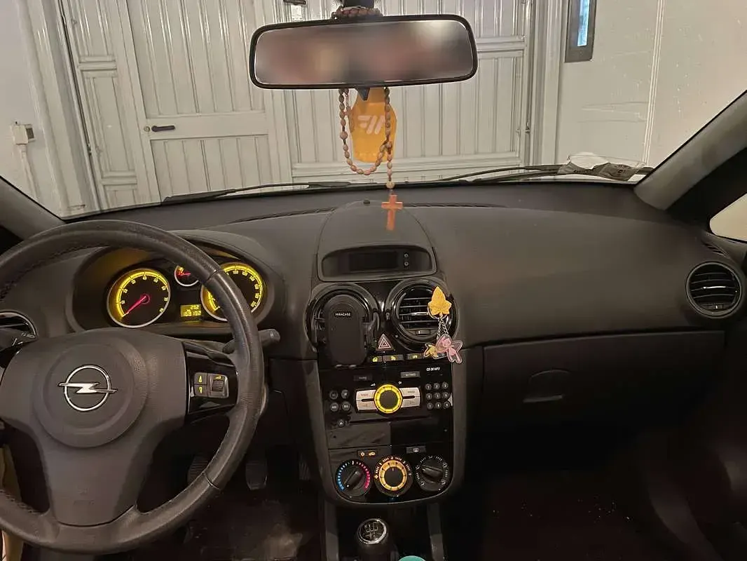Usata Opel Corsa 86 CV (63 kW) 2013 Giallo Utilitaria