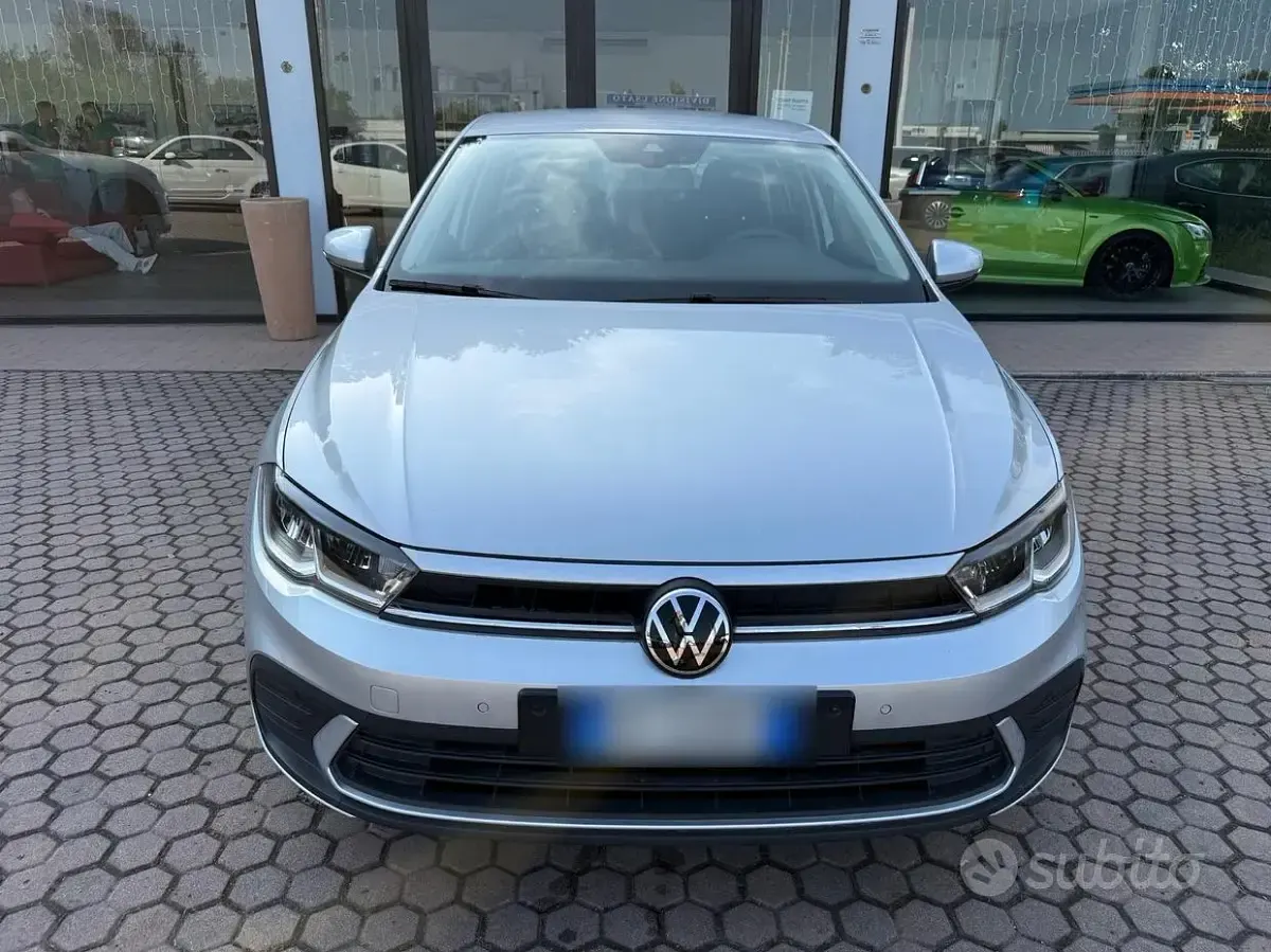 Usata VW Polo 90 CV (66 kW) 2022 Grigio Utilitaria
