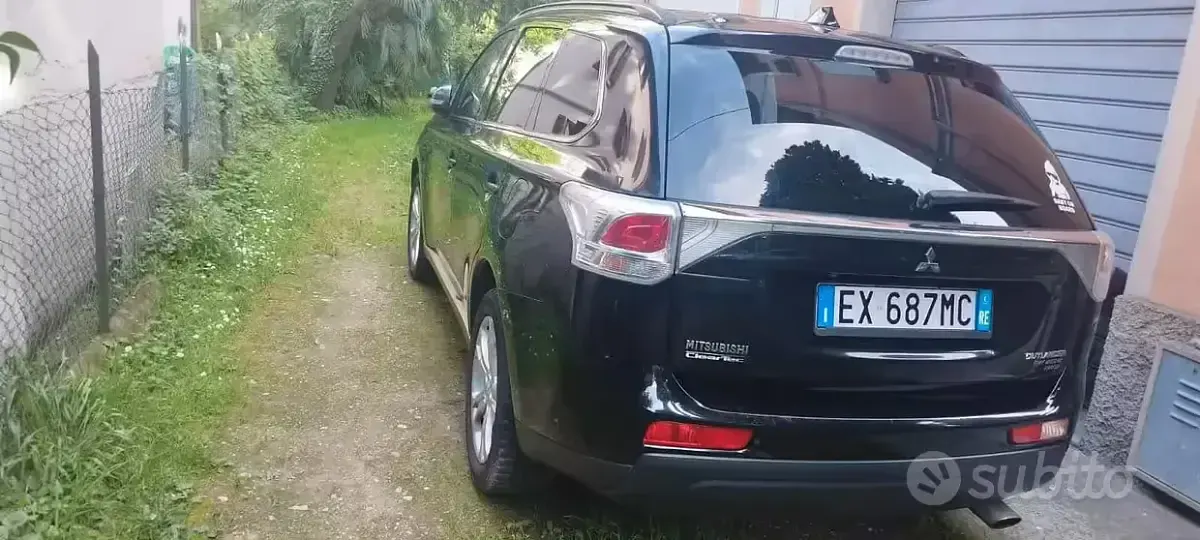 Usata Mitsubishi Outlander 150 CV (110 kW) 2014 Nero SUV