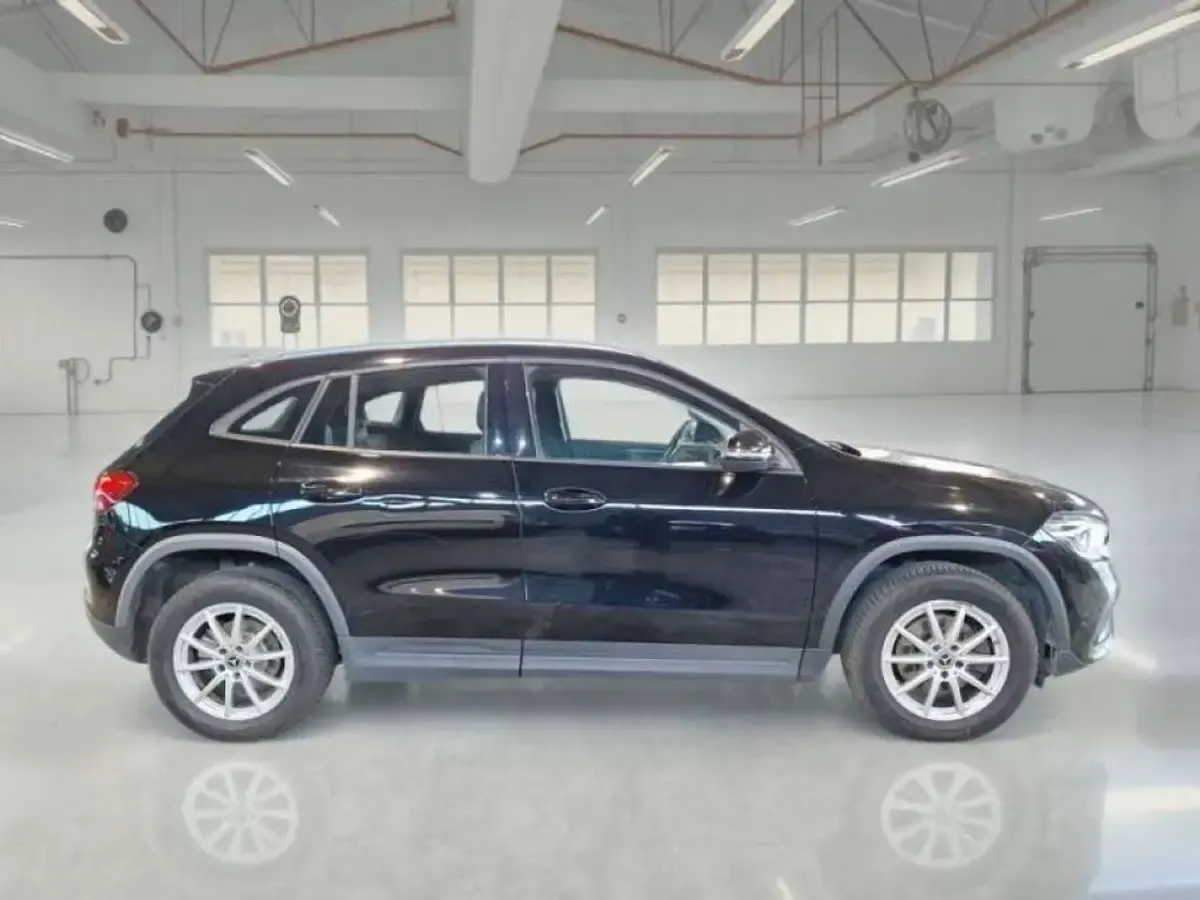 Usata Mercedes GLA200 Business 150 CV (110 kW) 2021 Nero SUV