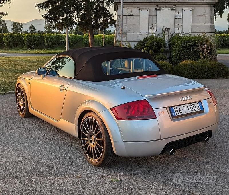 Usata Audi TT Roadster S-Line 225 CV (165 kW) 2000 Grigio Cabrio