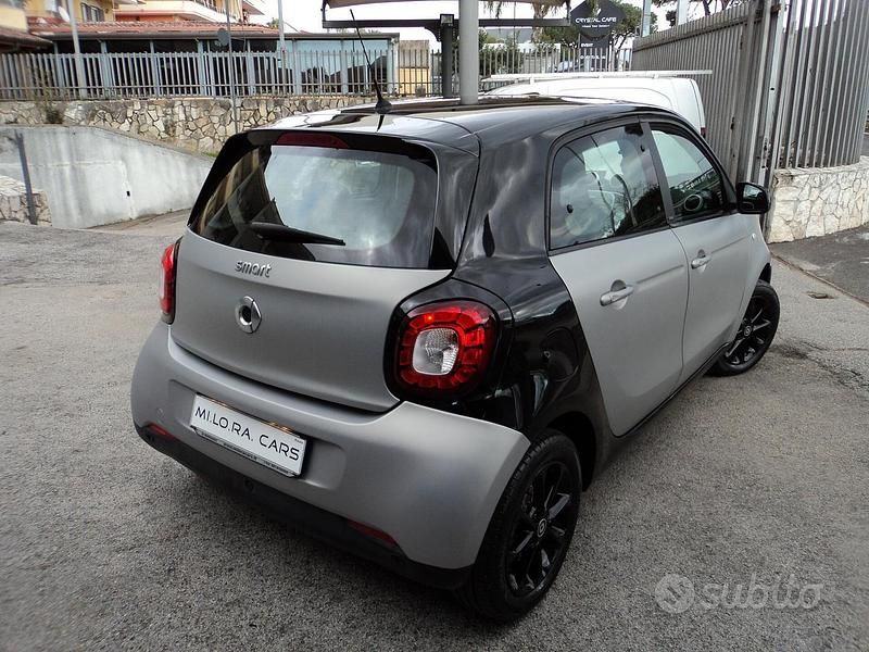 Usata Smart ForFour Passion 70 CV (51 kW) 2015 Grigio Utilitaria