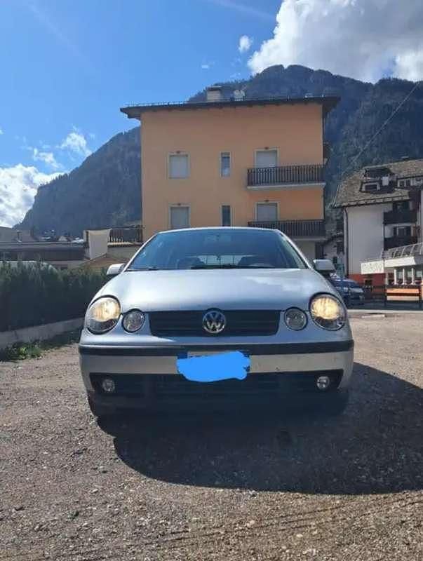 Usata 2004 VW Polo Comfortline Tre volumi | 1500 € (Buon prezzo) - Immagine 1/4