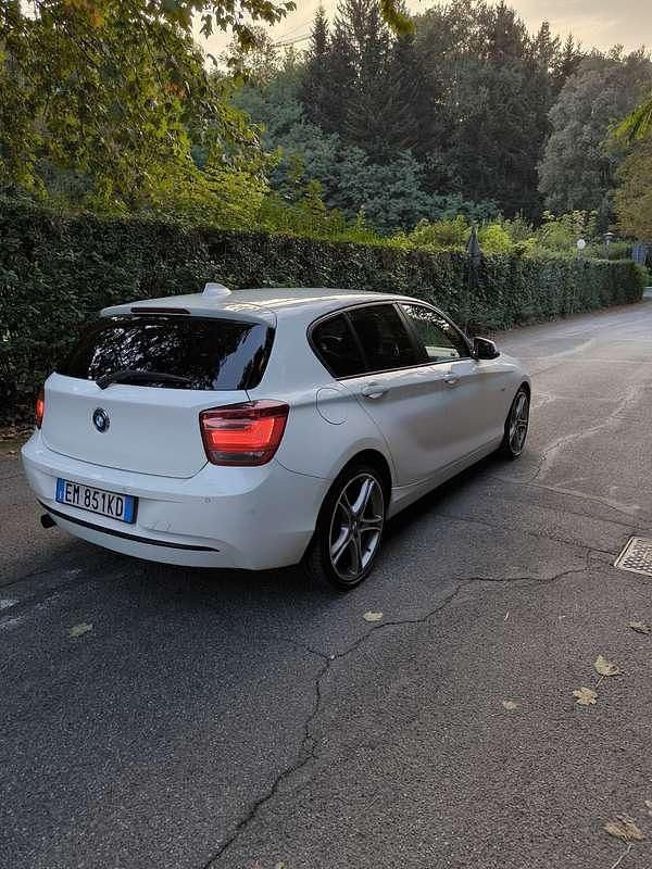 Usata BMW 116 Sport Line 136 CV (100 kW) 2012 Bianco Utilitaria