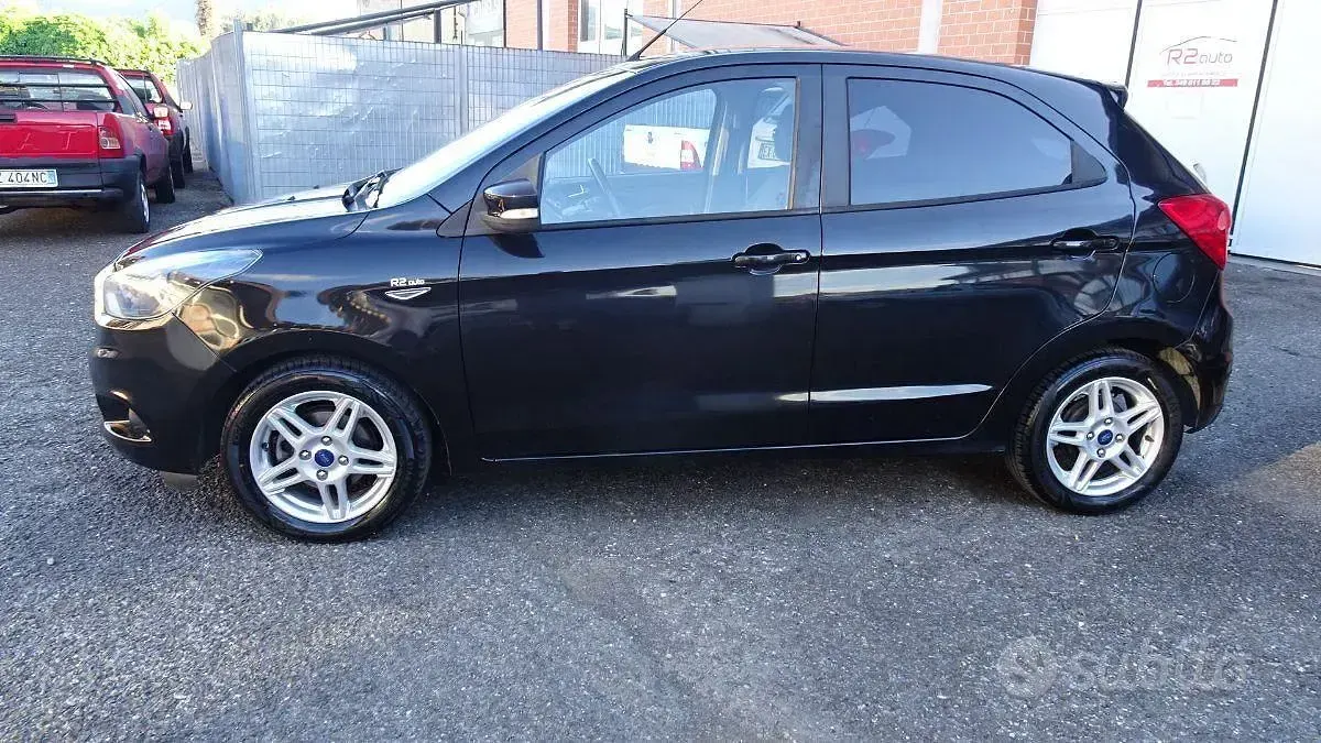 Begagnad Ford Ka Ultimate 86 HK (63 kW) 2017 Svart Sedan