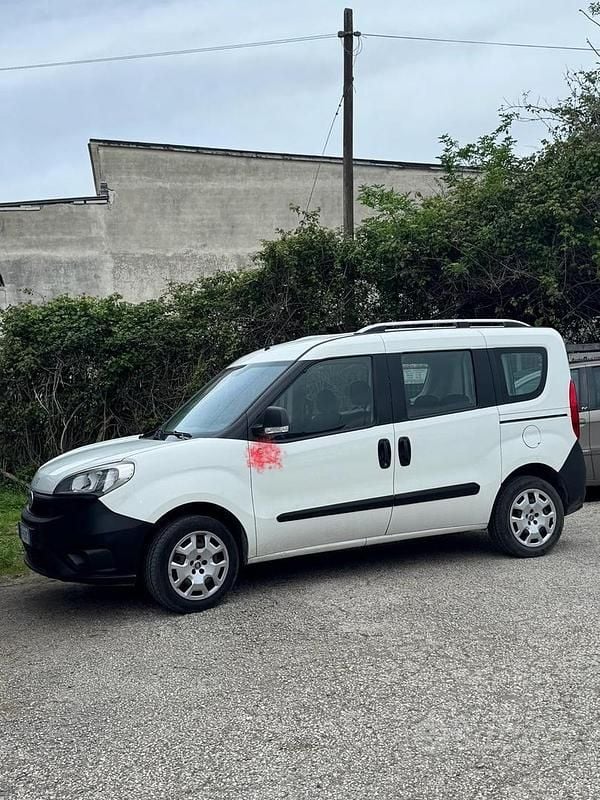 Usata Fiat Doblò 2017 Bianco Monovolume