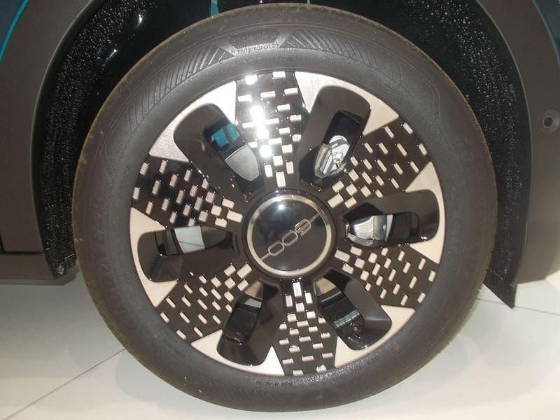 Nuova Fiat 600 La Prima 110 CV (80 kW) 2026 Verde SUV