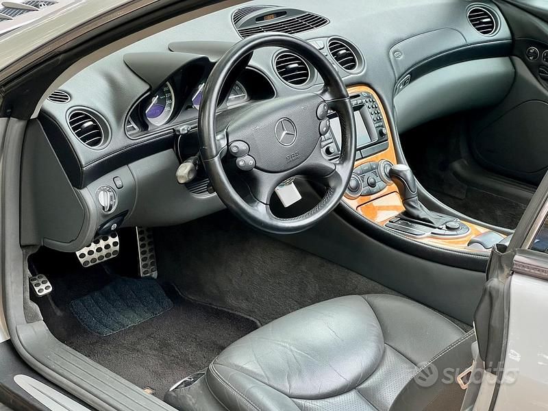 Usata Mercedes SL500 306 CV (225 kW) 2003 Grigio Cabrio