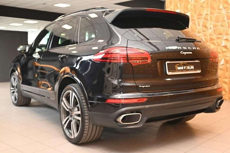 Usata Porsche Cayenne Turbo Chrono 263 CV (193 kW) 2018 Nero met/pellealcantara SUV