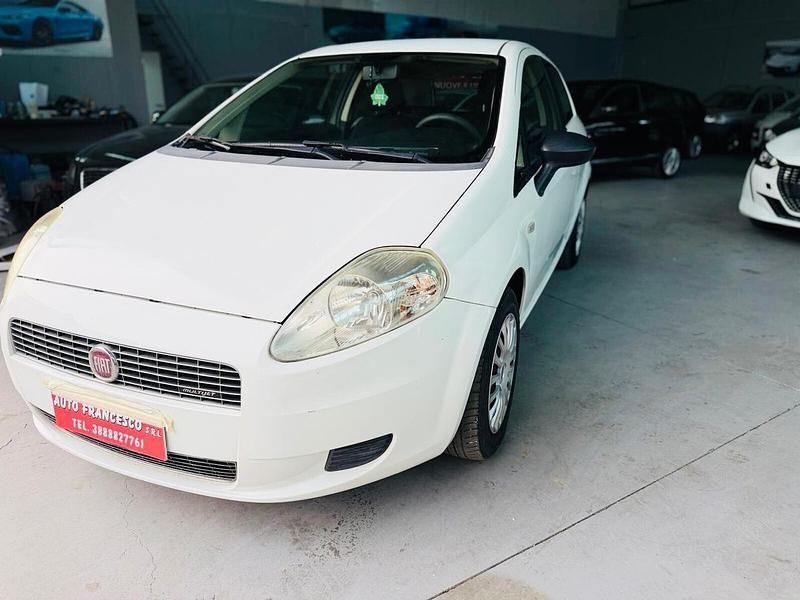 Usata Fiat Grande Punto 75 CV (55 kW) 2009 Bianco Utilitaria