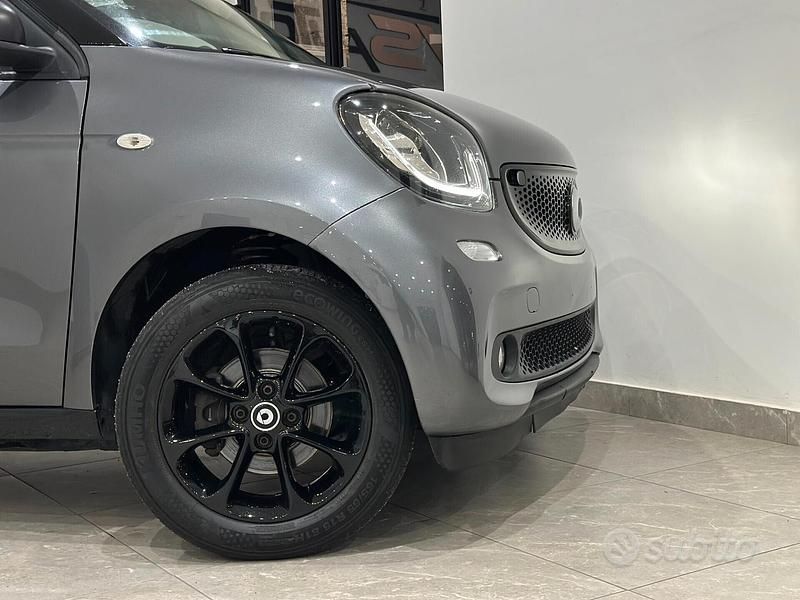 Usata Smart ForFour Passion 71 CV (52 kW) 2018 Grigio Utilitaria
