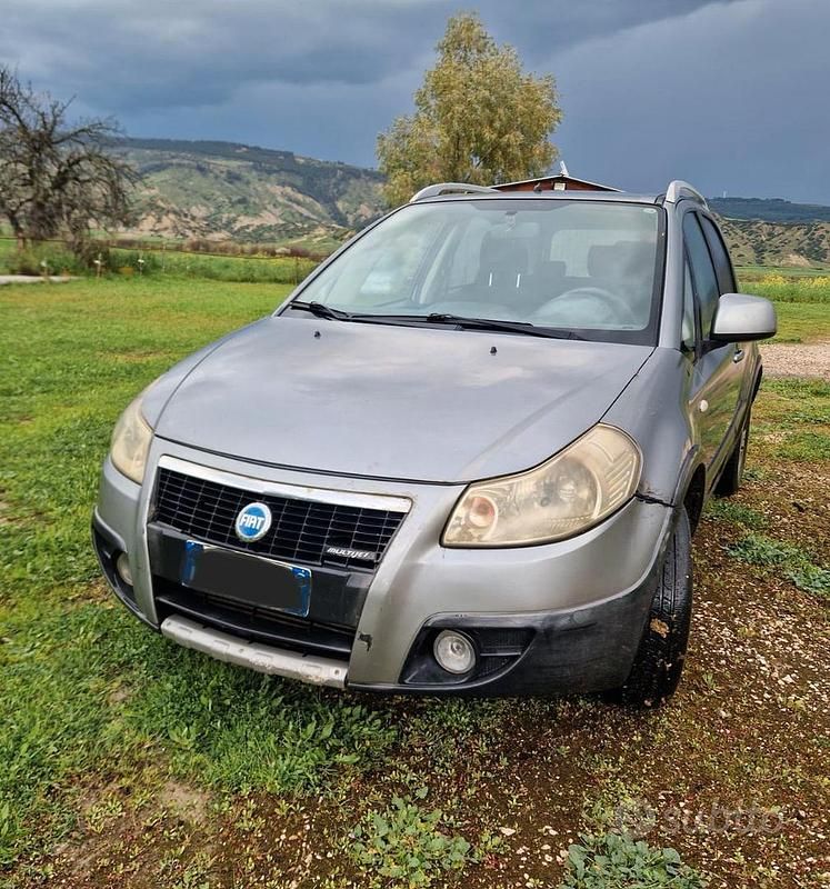 Usata Fiat Sedici 120 CV (88 kW) 2006 Grigio SUV