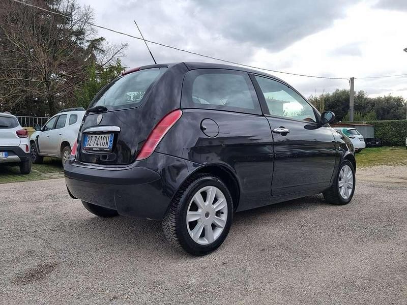 Usata Lancia Ypsilon 60 CV (44 kW) 2004 Utilitaria