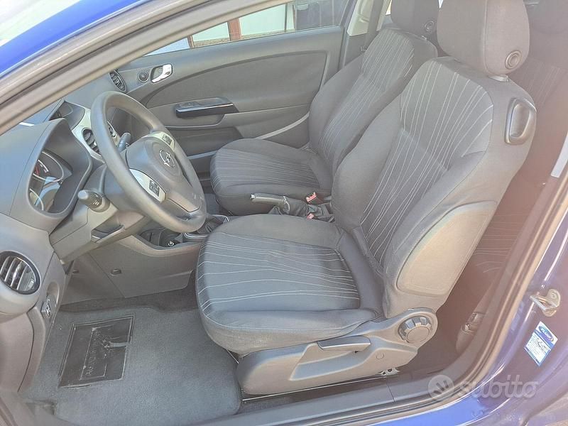 Occasion Opel Corsa 80 ch (58 kW) 2006 Bleue Citadine