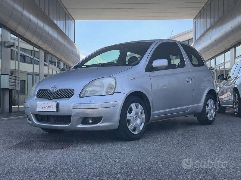 Usata Toyota Yaris Sol 65 CV (47 kW) 2005 Grigio Utilitaria