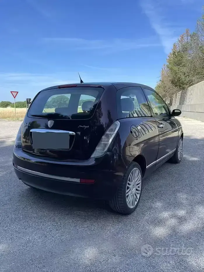 Usata Lancia Ypsilon 90 CV (66 kW) 2007 Utilitaria