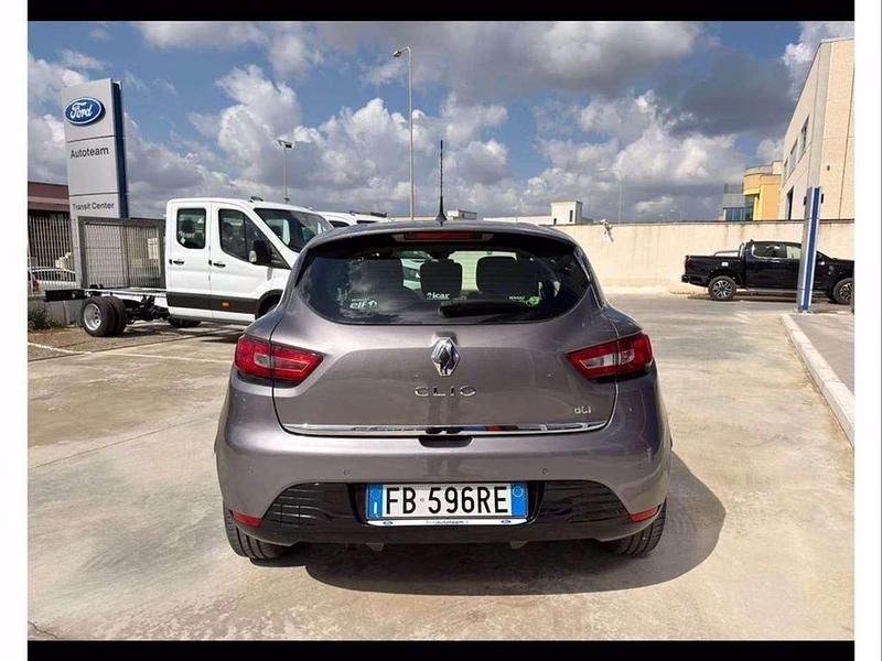 Usata Renault Clio IV 90 CV (66 kW) 2016 Agate black Berlina