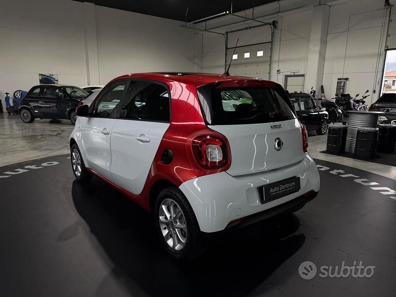 Usata Smart ForFour Passion 71 CV (52 kW) 2015 Bianco Utilitaria