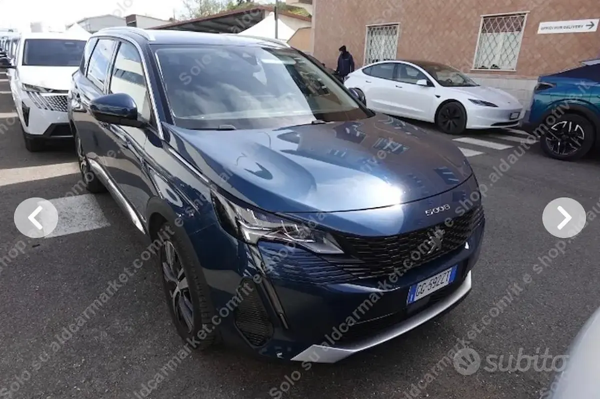 Usata Peugeot 5008 Allure 131 CV (96 kW) 2021 Blu SUV