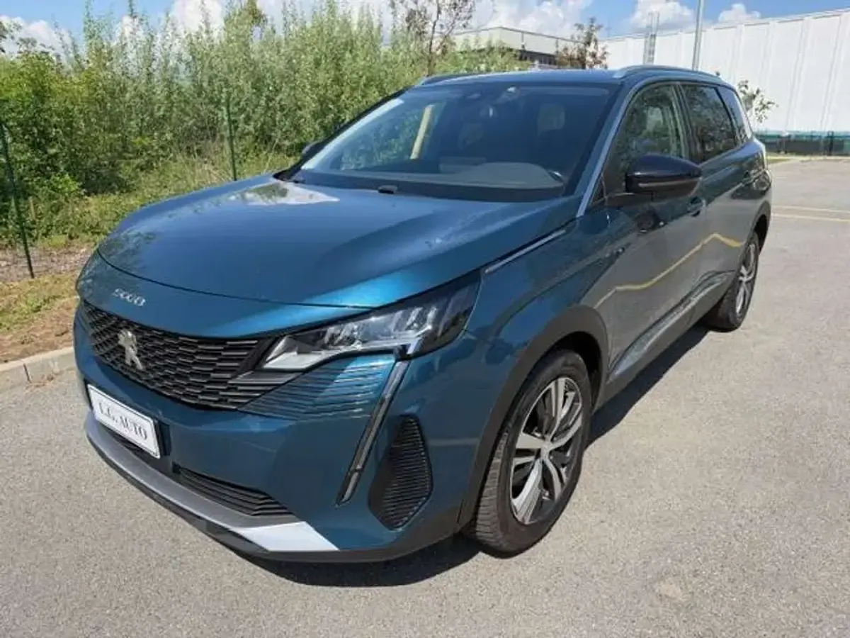 Usata Peugeot 5008 Allure 131 CV (96 kW) 2022 Verde SUV