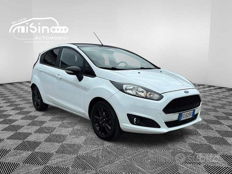 Usata Ford Fiesta 75 CV (55 kW) 2017 Bianco Berlina