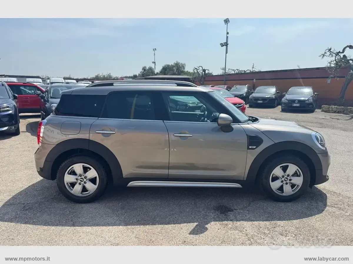 Begagnad Mini Cooper D Countryman Business 150 HK (110 kW) 2017 Grå SUV