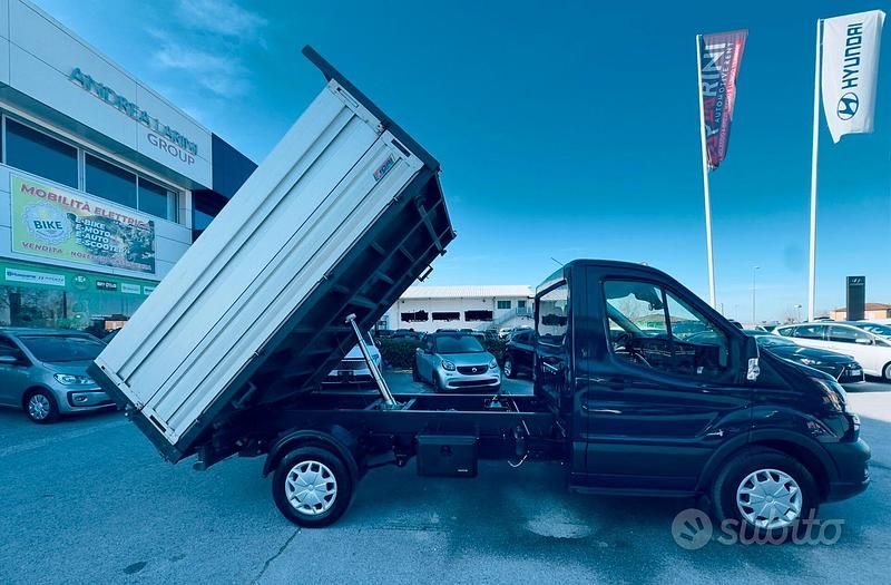 Usata Ford Transit Trend 131 CV (96 kW) 2023 Blu Utilitaria