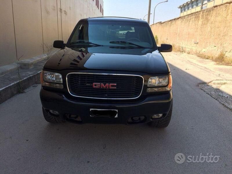 Nero Usata 1999 GMC Yukon SUV | 18.500 € - Immagine 1/4