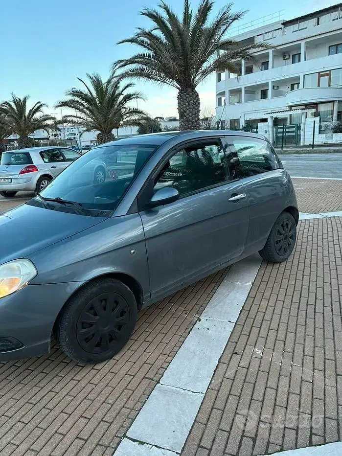 Usata Lancia Ypsilon 60 CV (44 kW) 2009 Grigio Utilitaria