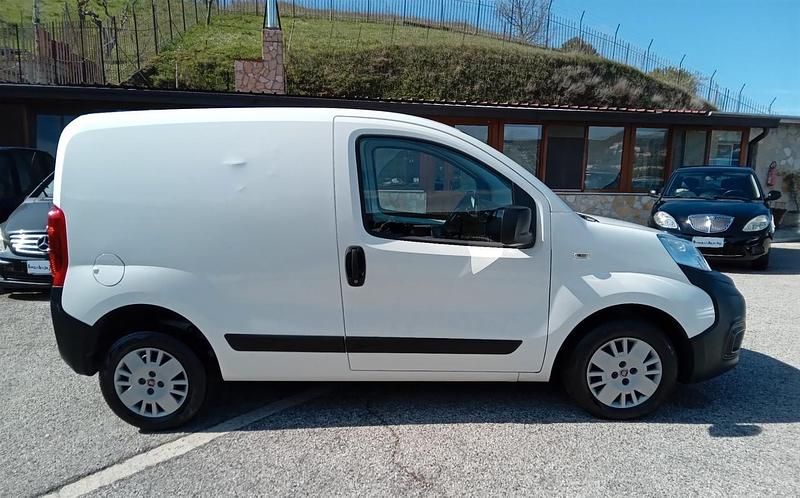 Usata Fiat Fiorino 80 CV (58 kW) 2017 Bianco Monovolume