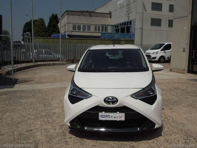 Bianco Usata 2020 Toyota Aygo Connect Style Due volumi | 10.900 € (Buon prezzo) - Immagine 1/4