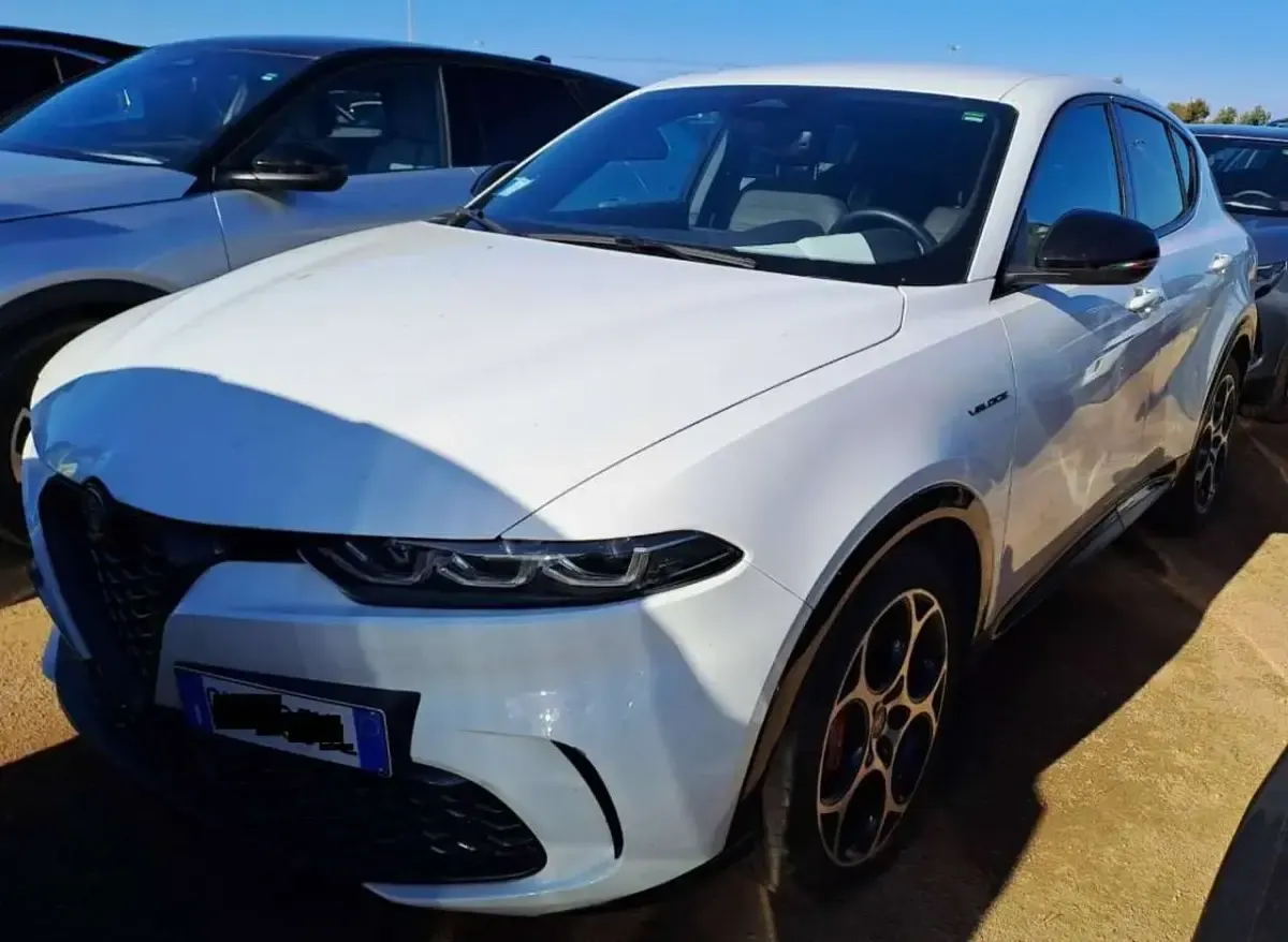 Usado Alfa Romeo Tonale Veloce 160 CV (117 kW) 2024 Gris SUV