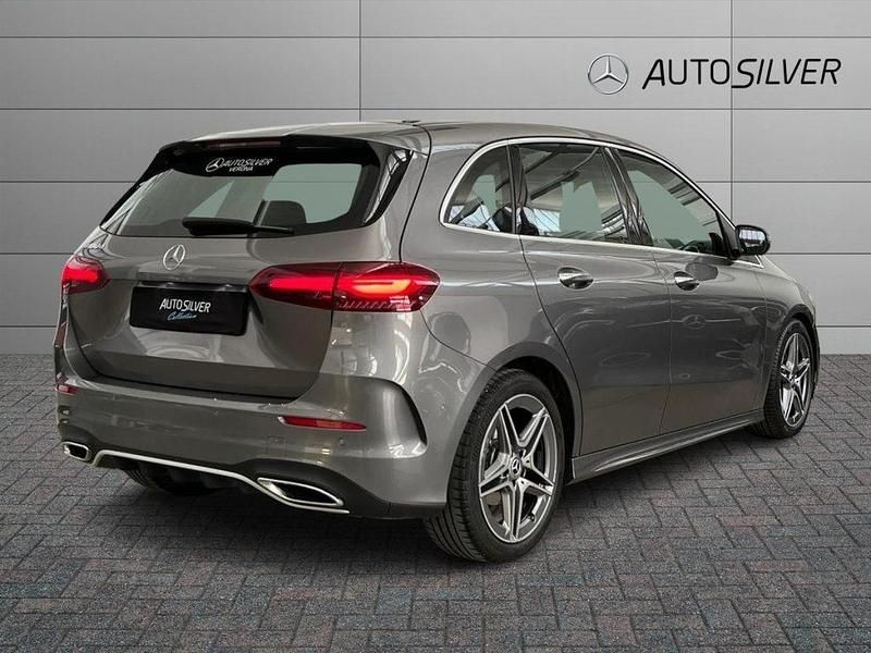 Usata Mercedes B180 Advanced Plus 116 CV (85 kW) 2024 Grigio montagna / metallizzato Utilitaria
