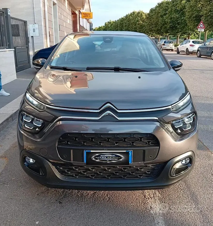 Usata Citroën C3 Shine 102 CV (75 kW) 2023 Grigio Utilitaria