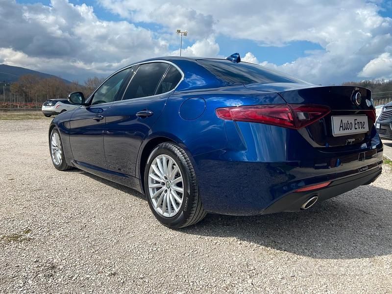 Gebraucht Alfa Romeo Giulia 180 PS (132 kW) 2017 Blau Limousine
