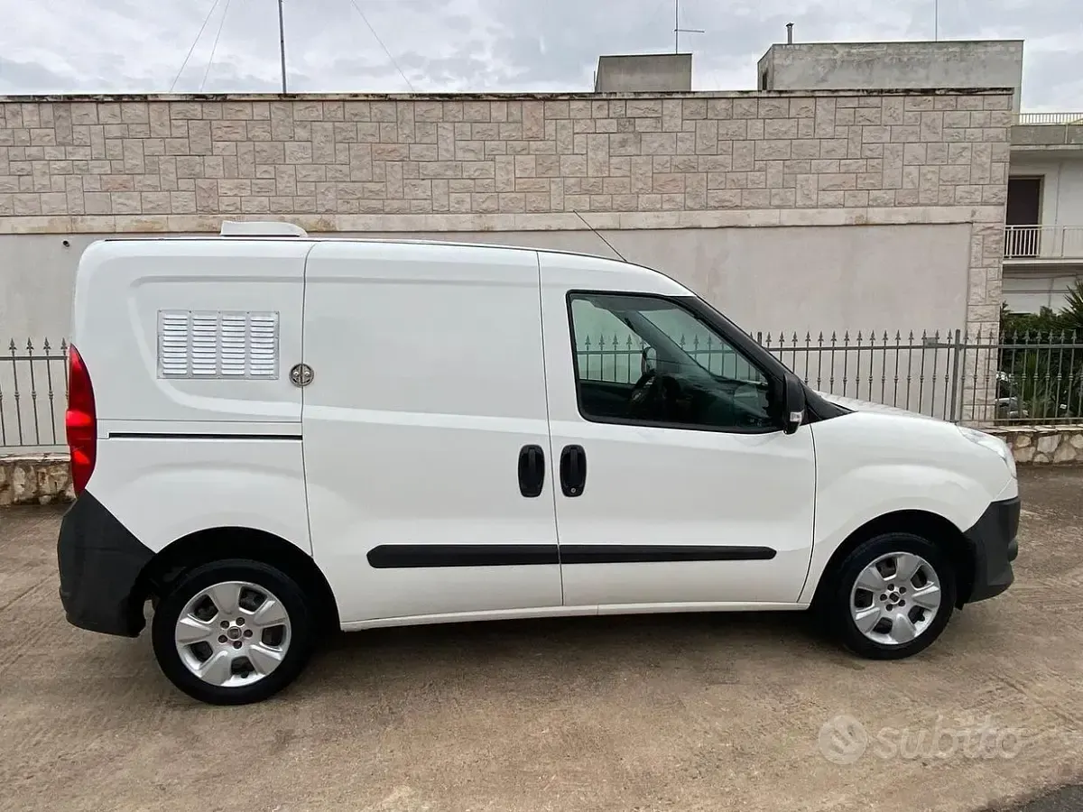 Usata Fiat Doblò S 90 CV (66 kW) 2011 Bianco Monovolume