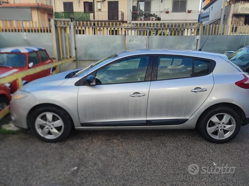 Usata Renault Mégane III 110 CV (80 kW) 2011 Grigio Berlina