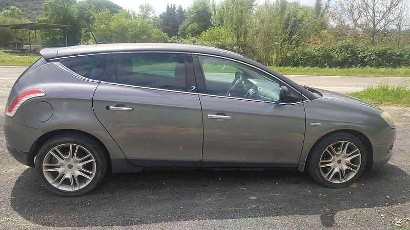 Grigio Usata 2010 Lancia Delta Due volumi | 3150 € (Super prezzo) - Immagine 1/4