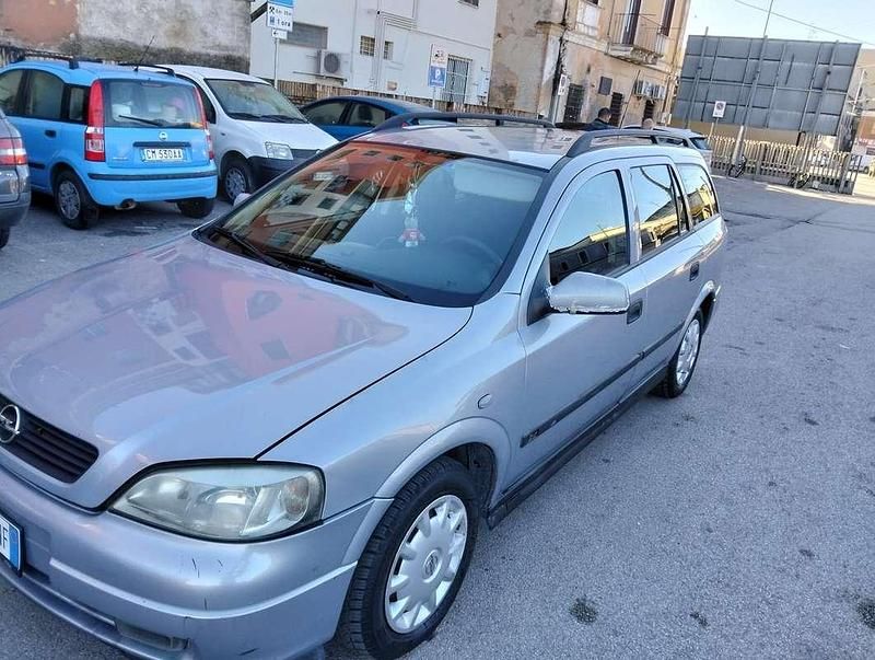 Usata Opel Corsa 50 CV (36 kW) 1997 Utilitaria