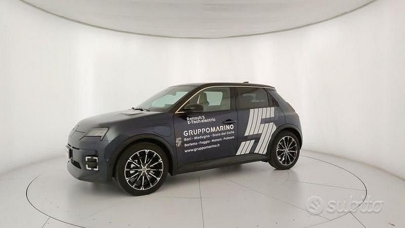 Usata Renault 5 E-Tech Komfort 110 kW (150 CV) 2024 Blu Berlina