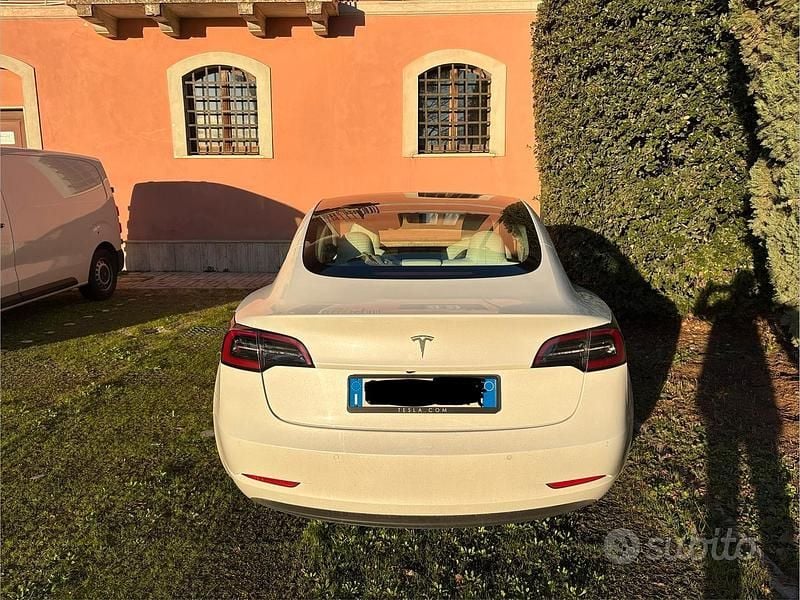 Usata Tesla Model 3 Standard Range 88 kW (120 CV) 2021 Bianco Berlina