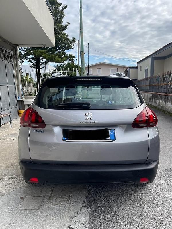 Usata Peugeot 2008 Active 99 CV (72 kW) 2018 Grigio SUV