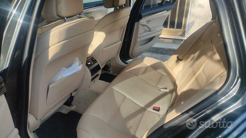 Usata BMW 520 184 CV (135 kW) 2010 Nero Station wagon